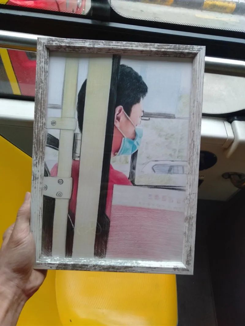 DƬ
